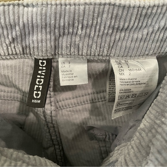 ❗️DEAL❗️2 pair Divided corduroy jeans - Picture 6 of 6